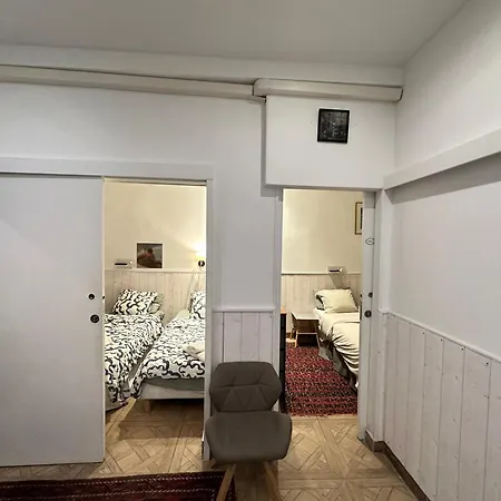 Charles V Marais Aparthotel 3*